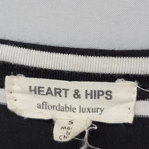 HEART & Hips Black And White Stripe Short Sleeve - Picture 7 of 11